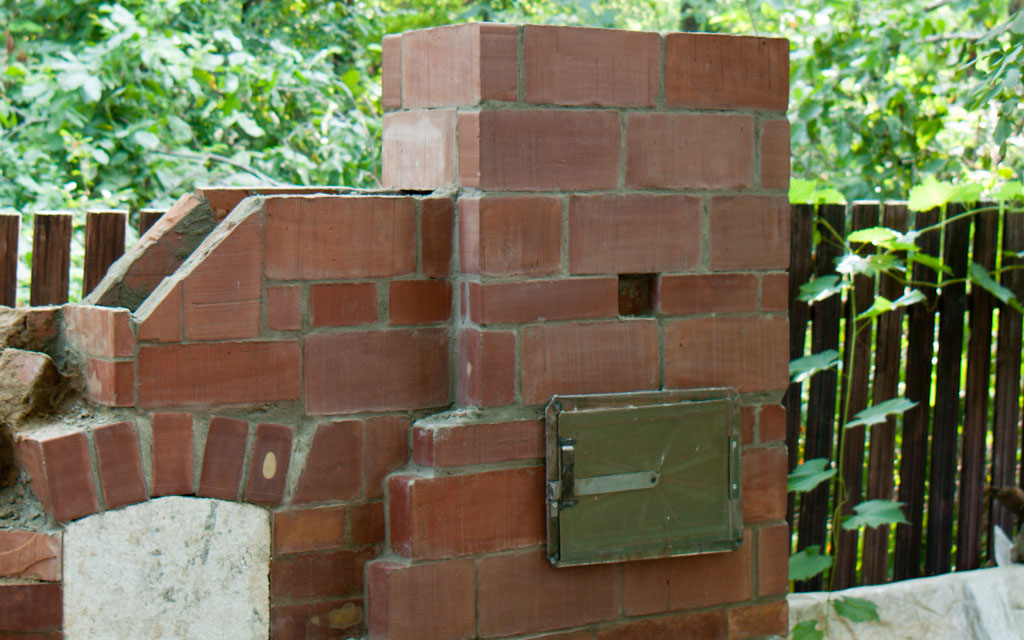 Constructing another layers of bricks