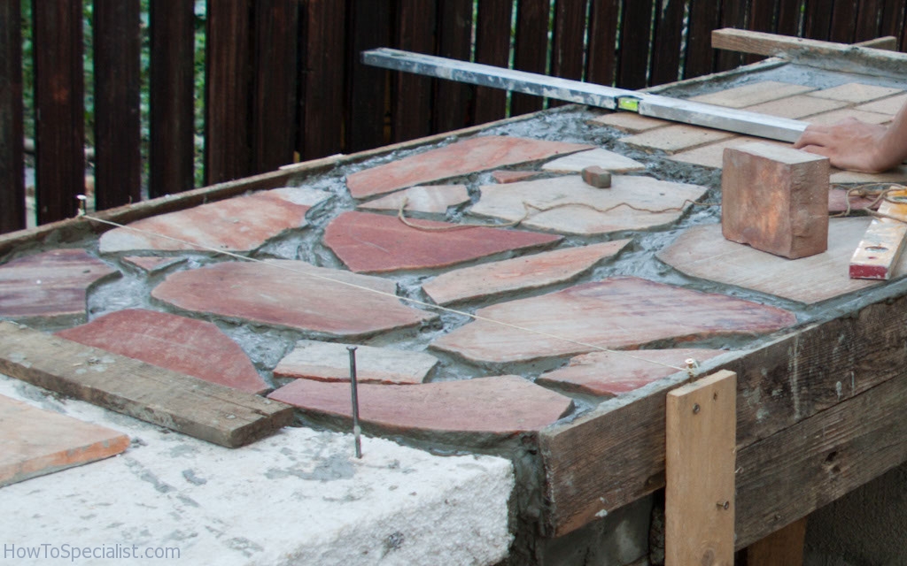 Outdoor kitchen's flagstone