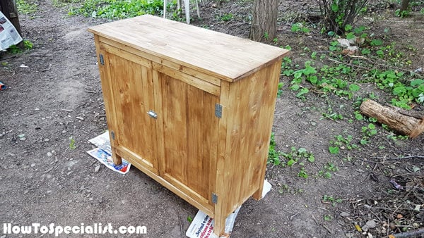 DIY-Farmhouse-Kitchen-Cabinet