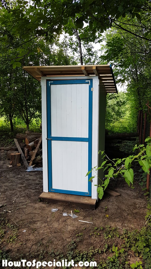 DIY-Simple-Outhouse