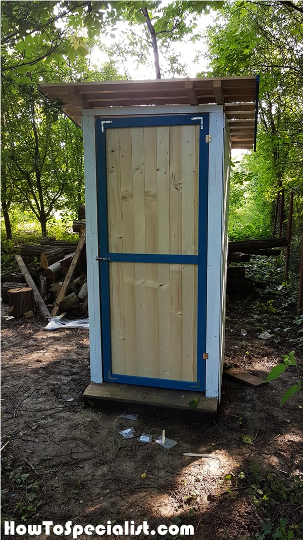 Fitting-the-door-to-the-outhouse