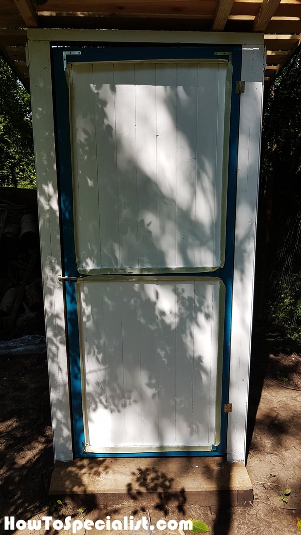 Using-masking-tape-to-paint-the-door-panels
