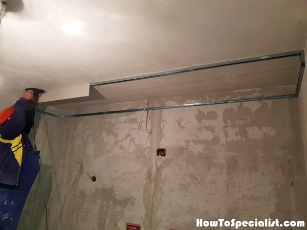 Fitting-the-drywall-to-the-front-of-the-soffit-box