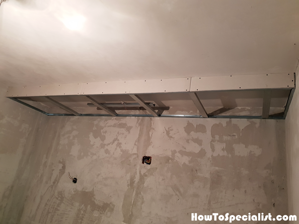 Metal-stud-ceiling-soffit-box