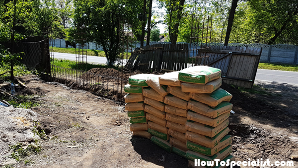 Cement-bags-for-the-concrete-fence