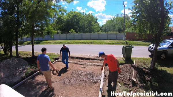 Fitting-the-rebars-for-the-concrete-driveway