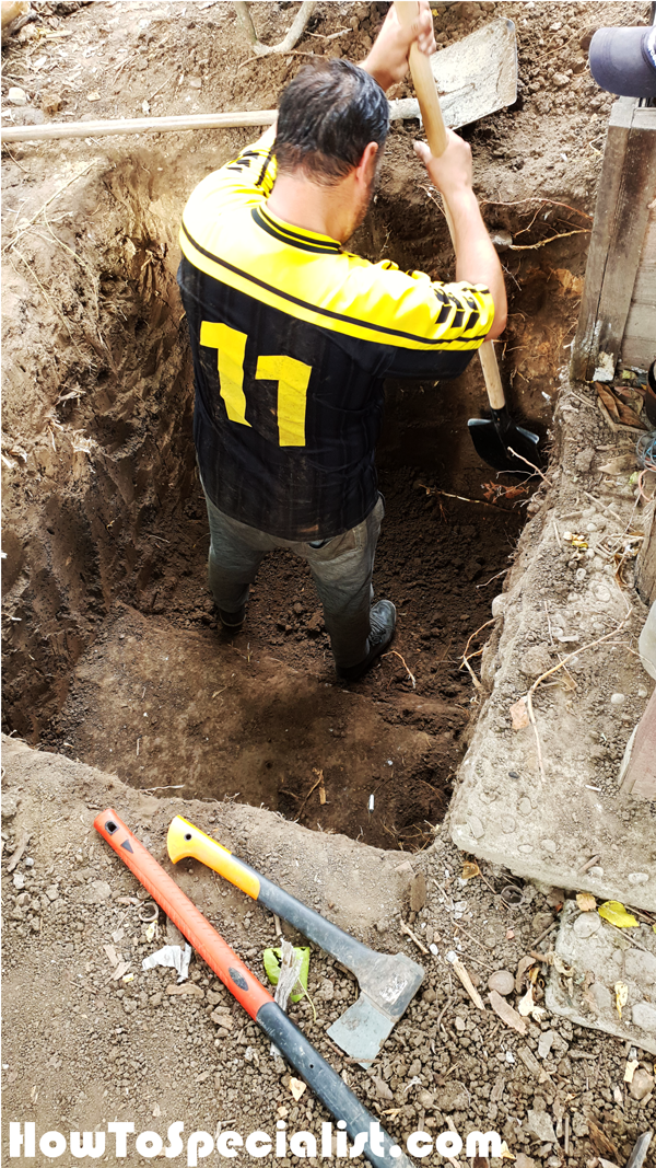 Digging-the-hole-for-the-underground-pump-house