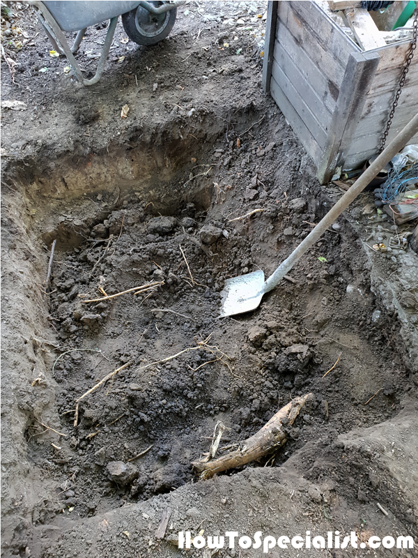 More-digging---concrete-sump-pump-house