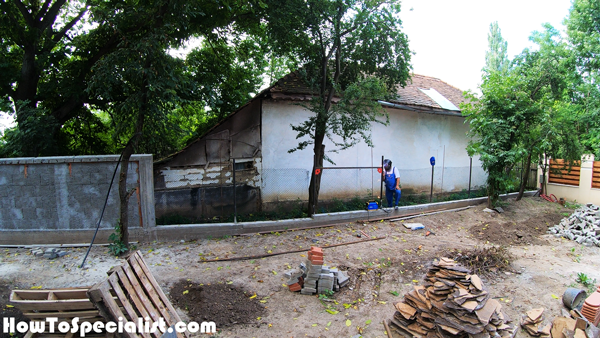 Fitting-the-metal-supports-for-the-fence-boards