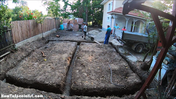 Gravel-on-the-bottom-of-the-foundation