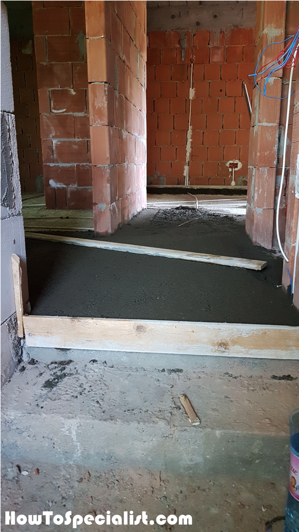 Screeding-the-floor---Second-floor