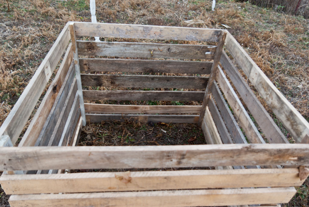 Making a compost bin