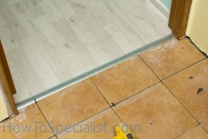 Laminate to tile transition