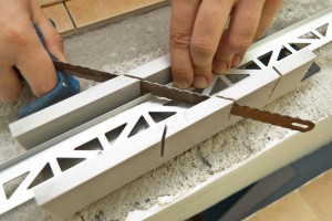 Cutting metal tile edging