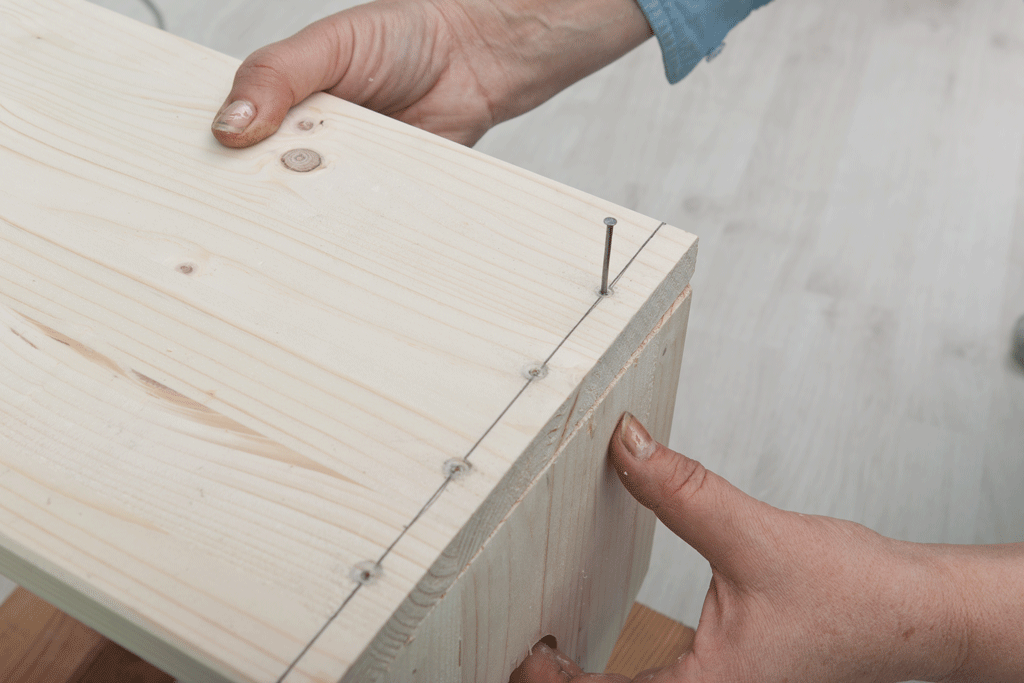 Attaching the bottom plate