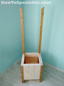 Building-a-planter-box-with-trellis