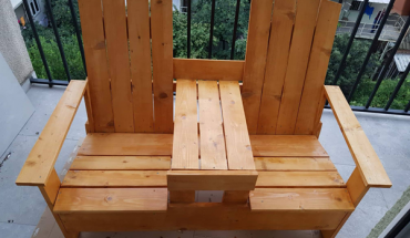 DIY-Double-Adirondack-Chair-with-Table