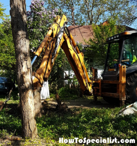 Preparing-the-site-for-the-concrete-fence