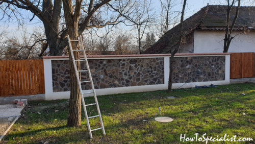 Block-wall-fence-with-natural-stone