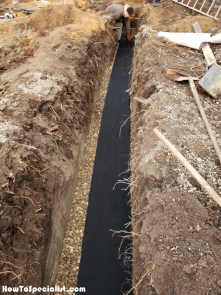 Fitting-the-geotextile-to-the-drain-field