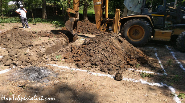 Digging-out-the-foundation-for-the-house