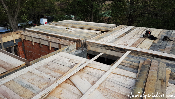 Formwork-for-the-concrete-ceiling