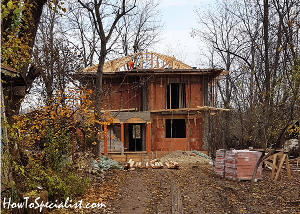 Framing-a-hip-roof-for-a-brick-house