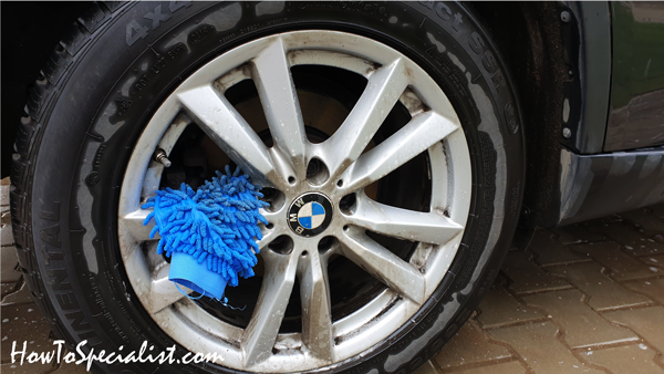 Washing-car-rims