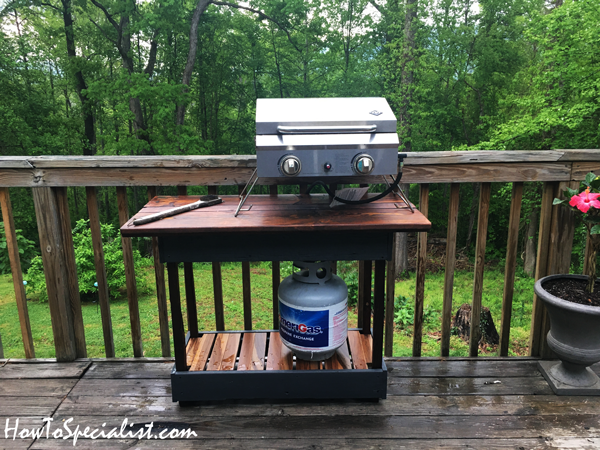 Diy outdoor outlet grill table