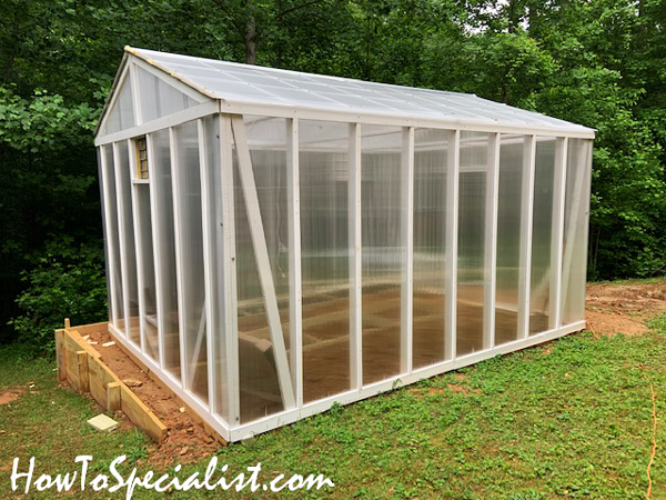 How-to-build-a-12x16-wood-greenhouse