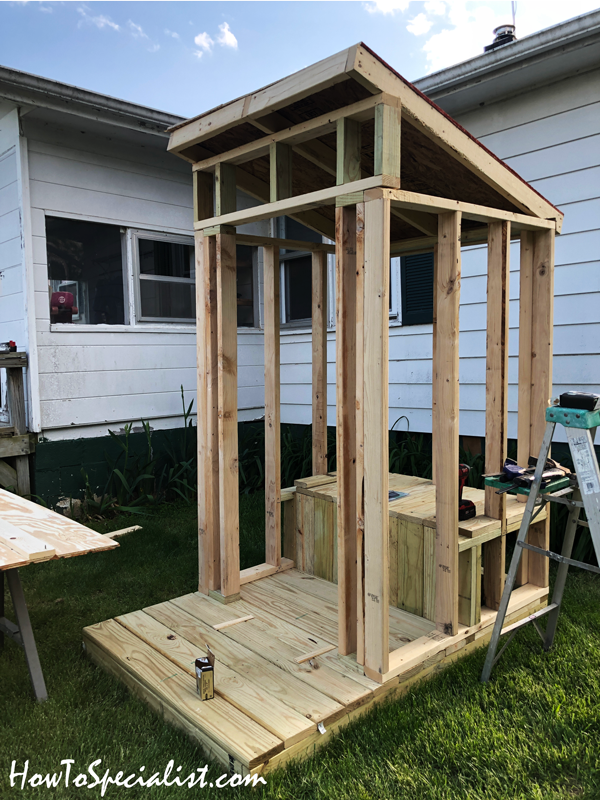 How-to-build-an-outhouse