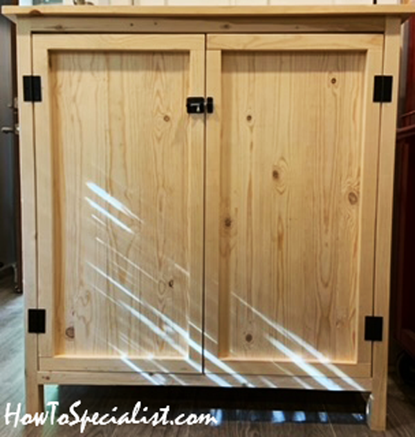 Build-a-farmhouse-cabinet