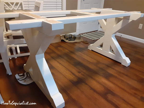 Frame-of-the-farmhouse-table