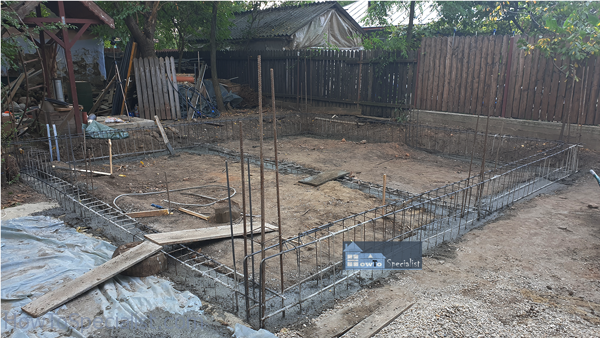 Filling-out-the-foundation-footings-with-concrete