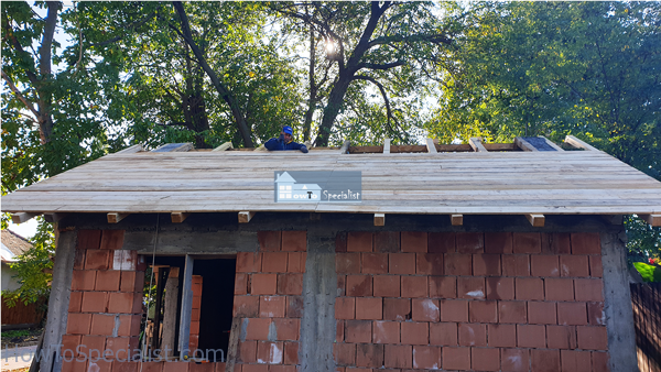 Fitting-the-roof-slats