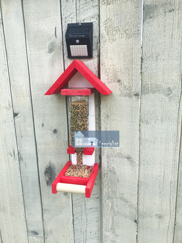 Bird-feeder-with-bottle