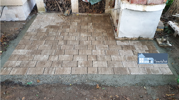 How-to-do-a-small-pavers-pad