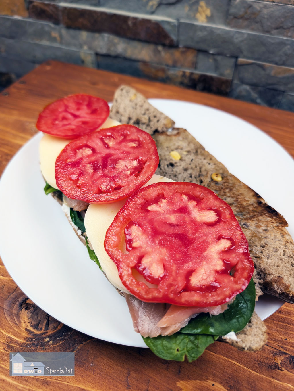 Tomato-in-sandwich