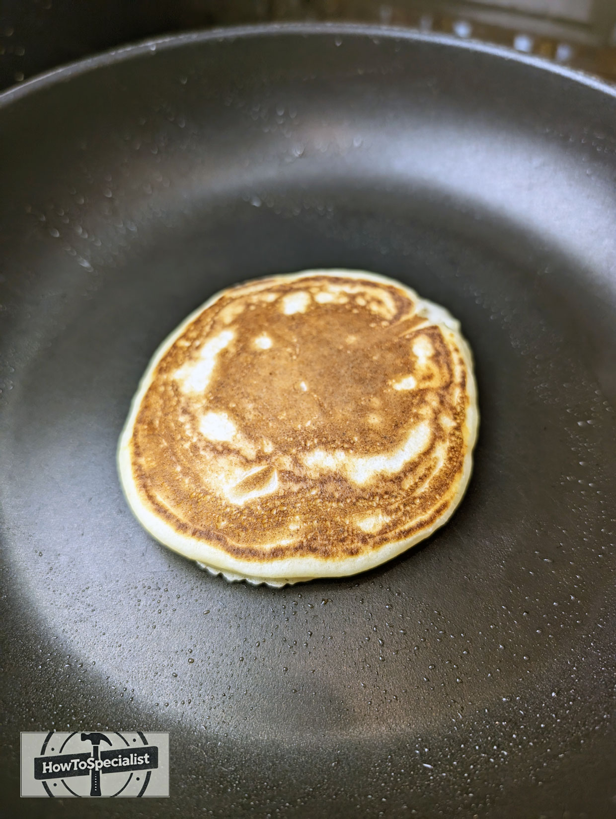 Making-pancakes-with-ricotta