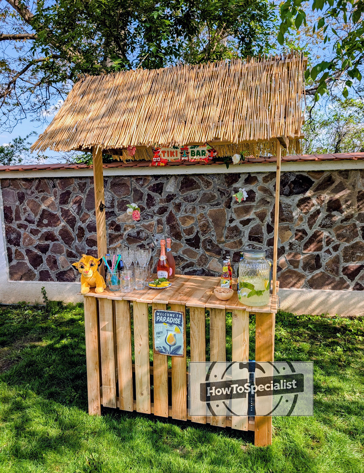 DIY-Bar-Tiki---wooden-project